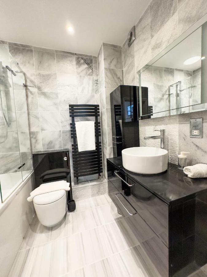 Garden Flat In Period Property Centrally Located Bath Esterno foto